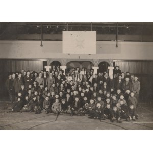 KRAKÓW. Grupa młodzieży, 1927; na verso dedykacja dla aktora