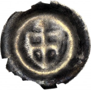 Zakon Krzyżacki, brakteat ok. 1307-1318, Tarcza zakonna, powyżej trójliść