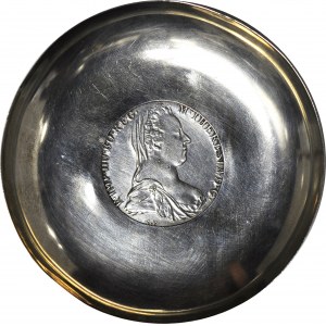 Austria, miseczka z talarem Marii Teresy, srebro 96mm, 72,34g.