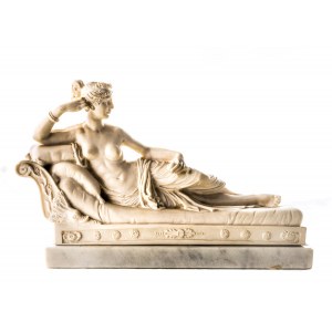 Reprodukcja klasycystycznej rzeźby A. Canovy „Paulina Borghese jako Wenus”
