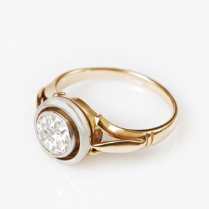 Ring, gold, diamond, mid-20th century.