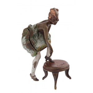 Bruno Zach (1891 Zhitomir/Ukraine - 1945 Vienna), Girl tying a slipper, circa 1920.