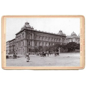 [Szkoła Sztuk Pięknych]. [nie przed 1895, nie po 1898/pocz. XX w.]. Fotografia form. 9,5x14,6 cm
