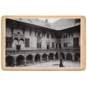 [Biblioteka Jagiellońska]. [nie przed 1895, nie po 1898/pocz. XX w.]. Fotografia form. 9,4x14,5 cm