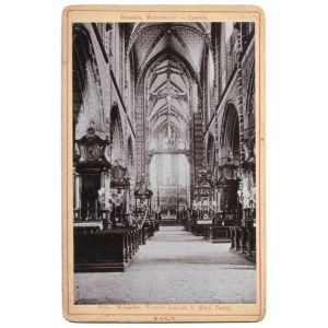 [Kościół Mariacki - wnętrze]. [nie przed 1894, nie po 1896/pocz. XX w.]. Fotografia form. 14,6x9,6 cm