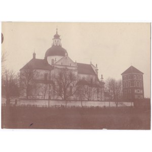Przedwojenna fotografia: Nieśwież - kościół parafialny