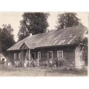 Przedwojenna fotografia: Ziemia nieświeska - wiejska szkoła