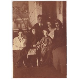 Przedwojenna fotografia: Malew - zestaw 10 fotografii, mieszkańcy dworu Małujłowie, Stefania Małujowa i jej syn Ryszard, okolice dworu, bal przebierańców