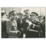 fotografia - Dzień Zwycięstwa 9 maja 1946 na Placu Saskim - zestaw 10 fotografii