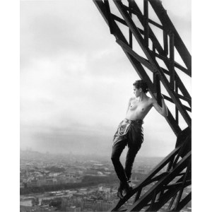 Peter LINDBERGH (1944 - 2019), Mathilde on the Eiffel Tower - Hommage..