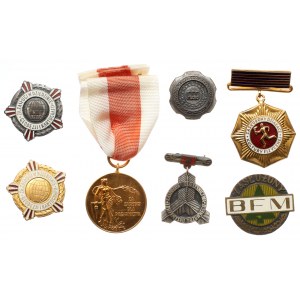 Medale, odznaki i nagrody PRL z legitymacją (7szt)