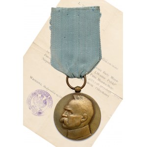 Medal Dziesięciolecia Odzyskanej Niepodległości 1918-1928 - z dokumentem nadania