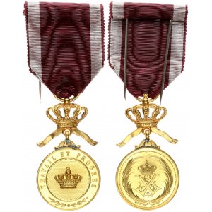 Belgium Medal 1980 Work and Progress Medal Excellent Quality Gilt Bronze 31. Weight: 15.00 g. Diamet...
