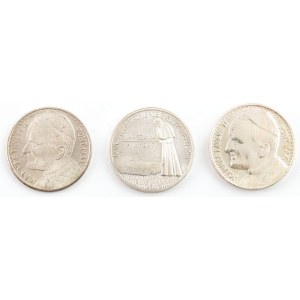 Trzy medale z Janem Pawłem II