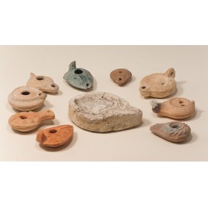 Zestaw Starożytnych Lampek Oliwnych - 10 Sztuk, terakota, glina, kamień mydlany, wymiary różne.
