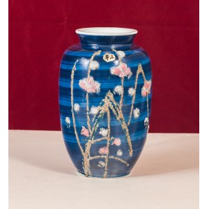Wazon Porcelanowy, Xx W., porcelana, farby naszkliwne; wys. 21 cm;