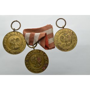 Peoples Republic of Poland, Lot of 3 Victory medals