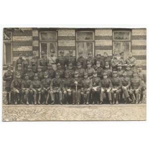 II RP, Fotografia oficerów 24 Pułk Piechoty w Suwałkach przed 1921 z dowódcą Stanisławem Kalabińskim