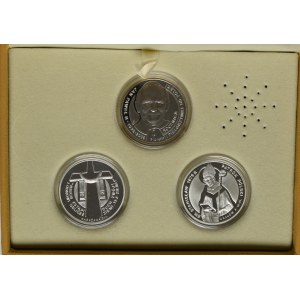 III RP, Zestaw 3 numizmatów z kolekcji papieskiej - srebro, oryginalne pudełko
