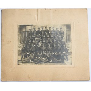 II RP, Fotografia dôstojníkov vrátane legionára s prackou