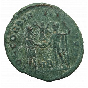 Cesarstwo Rzymskie, Dioklecjan, Radiata