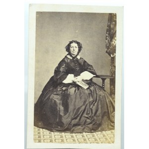 Poland, Photograph of a woman with mourning jewelry after 1863