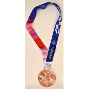 Replika medaily z olympijských hier v Tokiu