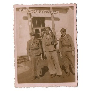 People's Republic of Poland, Photograph of soldiers at the Cooperative Inn