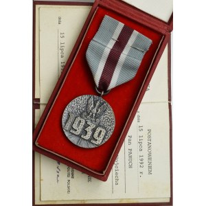 PRL, Medal Za wojnę obronną z legitymacją