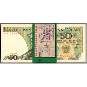 PRL, 50 złotych 1986 i 1988 - paczka bankowa z różnych serii