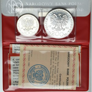 PRL, Set menniczy 100 i 200 złotych 1982 Jan Paweł II - Valcambi