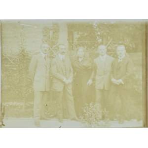 Wlastimil Hofman (1881-1970), Zdjęcie Wlastimila Hofmana z przyjaciółmi, 1914