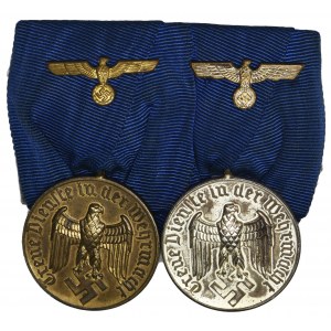 Germany, III Reiche, Medal for Long Service in Wermacht. Medals for 4 and 12 years.