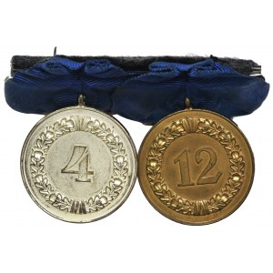 Niemcy, III Rzesza, Medal za Długoletnią Służbę w Wermachcie - Szpanga z medalami za 4 i 12 lat.