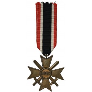 Niemcy, III Rzesza, Zestaw - Krzyż Zasługi Wojennej 2 Klasy (z mieczami i bez mieczy) oraz medal