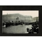[Warszawa, Defilada przed Pałacem Saskim, po 1923] Fotografia niezidentyfikowanej uroczystości
