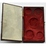 Polen, Novemberaufstand, Souvenir-Kassette für Münzen von 1831, weinrot mit Vergoldung