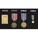 Gablotka z Medalami pamiątkowymi Za Wojnę 1918-1921