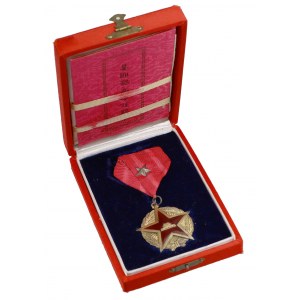 Chiny, Medal Przyjaźni dla Polaka