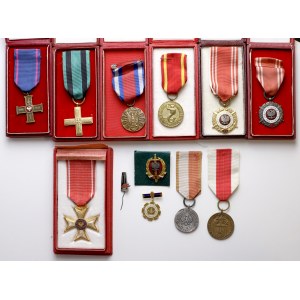 PRL, zestaw odznaczeń i medali + legitymacje (12szt)