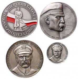 Józef Piłsudski i odzyskanie Niepodległości - zestaw medali + książeczka (5szt)
