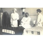 [WOJSKO Polskie - dr med. Helena Szelewska w szpitalu polowym we Lwowie - fotografie sytuacyjne]. [1915?]...