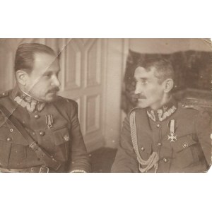 [WOJSKO Polskie - Józef Haller i Zygmunt Zieliński - fotografia sytuacyjna]. [1920]. Fotografia pocztówkowa form....