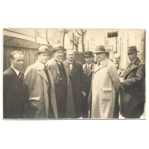 [BARTEL Kazimierz - premier we Lwowie - fotografia sytuacyjna]. [1926]. Fotografia form. 8,...