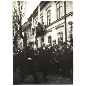 [MOŚCICKI Ignacy - prezydent podczas niezidentyfikowanej uroczystości - fotografia sytuacyjna]. [nie przed 1926]...