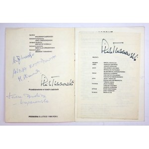 [AKTORZY]. Podpisy aktorów na programie przedstawienia Opery za trzy grosze Bertolda Brechta wystawianego w Teatrze St...