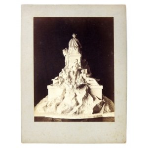 [KRAKÓW - model gipsowy pomnika Adama Mickiewicza w Krakowie, autorstwa Walerego Gadomskiego]. [nie po 1886]...
