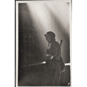 Warszawa 1944 Powstanie Warszawskie Powstaniec W Kościele Św. Krzyża 25. Viii Eugeniusz Haneman Fotografia [Vintage Print]