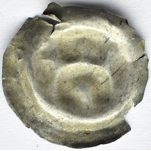 Brakteat, głowa i łuk nad nią, II połowa XII wieku