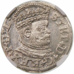 Stefan Batory, Trojak 1586, Ryga – mała głowa, krzyżyk